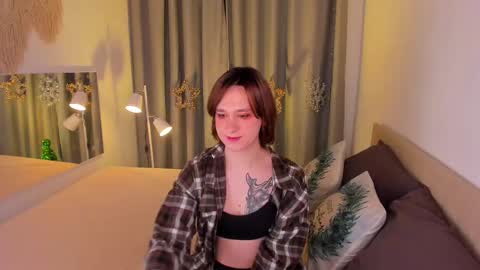 Nicole online show from December 18, 8:57 pm