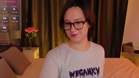 Nicole online show from February 25, 1:28 pm