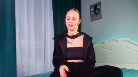 Surprisingly my name is exactly Nicole online show from March 27, 3:56 pm