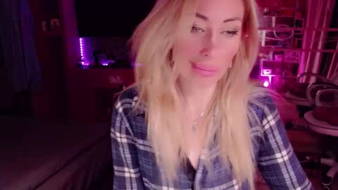 Nicole online show from September 19, 1:29 am