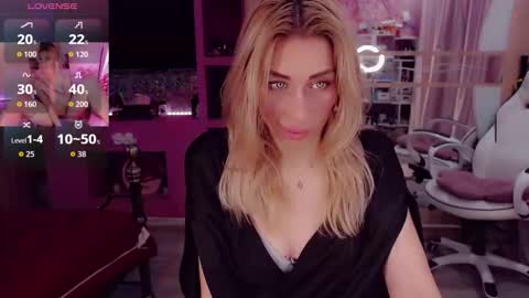 Nicole online show from October 11, 11:36 pm