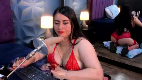 Snapshot of nicole_jonss chatting on April 7, 3:40 am Nicole online show from April 7, 3:40 am