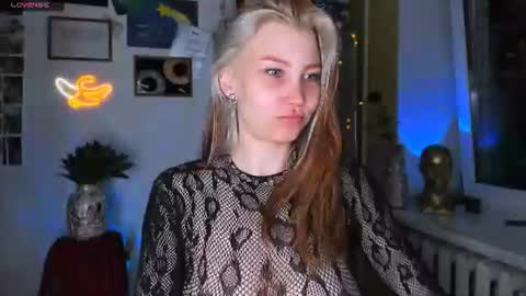 Snapshot of nicole_matt chatting on July 5, 9:55 pm Nicole online show from July 5, 9:55 pm