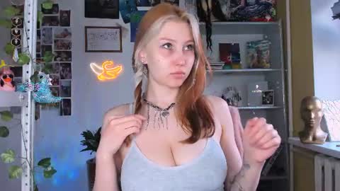 Snapshot of nicole_matt chatting on July 12, 2:13 am Nicole online show from July 12, 2:13 am