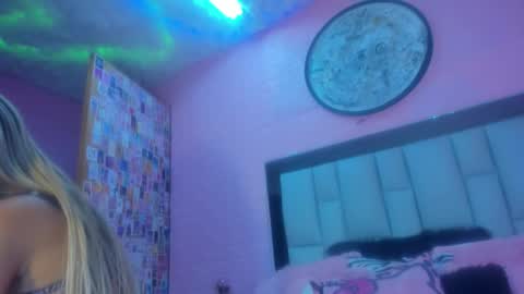 nicole_rosales online show from January 14, 8:58 pm