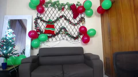 Nicole Santana online show from December 26, 10:52 pm