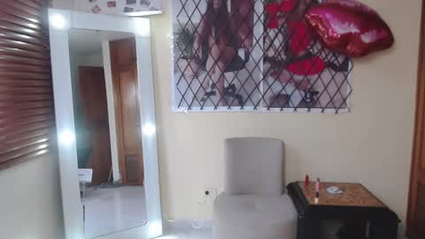 Nicole Santana online show from February 4, 9:53 pm