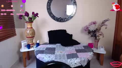 Nicole Santana online show from February 28, 7:15 pm