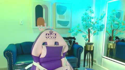 Nicolle online show from January 14, 12:00 pm