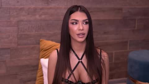 Snapshot of nicoledevin chatting on October 15, 7:41 am Nicole online show from October 15, 7:41 am