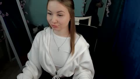 Nicole online show from January 8, 7:54 am