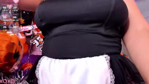 nicolee19_ online show from October 24, 11:01 pm