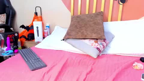 N i c o l e  online show from October 29, 8:10 pm