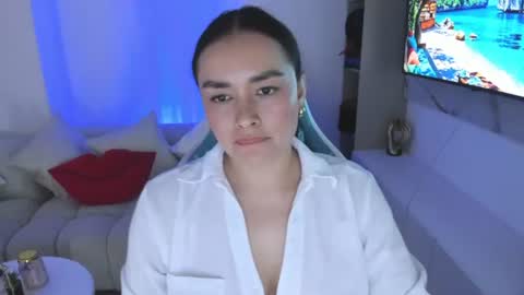 Nicolle online show from July 9, 11:42 pm