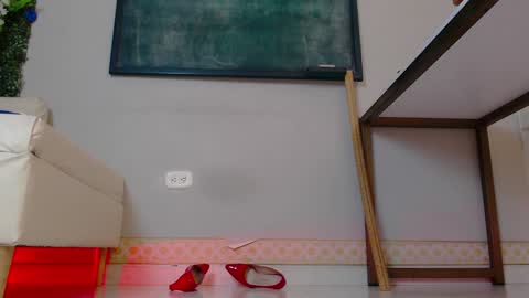 Snapshot of nicoleflorens chatting on January 17, 2:29 am Nicol Flores GMT-5 1530-2200 online show from January 17, 2:29 am
