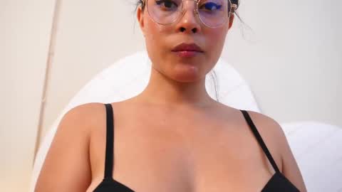 Snapshot of nicoleflorens chatting on September 17, 8:21 pm Nicol Flores GMT-5 1530-2200 online show from September 17, 8:21 pm