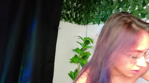 Snapshot of nicoleirisxxx chatting on April 1, 5:19 am nicoleirisxxx online show from April 1, 5:19 am