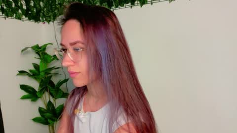 Snapshot of nicoleirisxxx chatting on April 4, 5:16 am nicoleirisxxx online show from April 4, 5:16 am