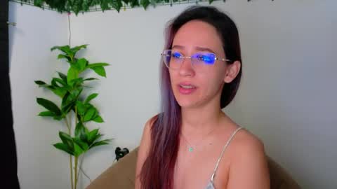 Snapshot of nicoleirisxxx chatting on April 9, 6:19 am nicoleirisxxx online show from April 9, 6:19 am