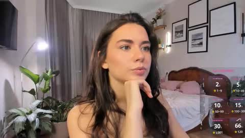 Dua Lipa online show from December 14, 5:40 pm