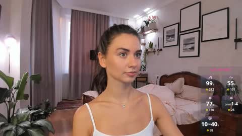 Snapshot of nicoleluuv chatting on March 6, 3:19 pm Dua Lipa online show from March 6, 3:19 pm