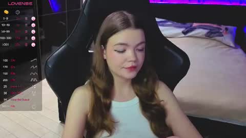 NicoleMeew online show from June 26, 7:40 pm
