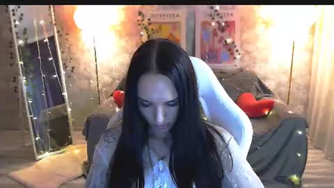 Snapshot of nicolemerz chatting on June 13, 7:12 pm Nicole online show from June 13, 7:12 pm