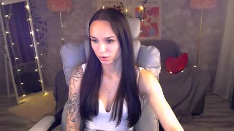 Nicole online show from July 2, 4:35 pm