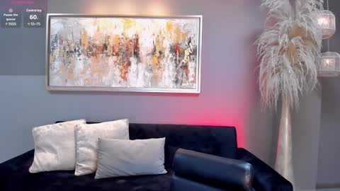 Nicole Sanz online show from December 7, 5:31 pm