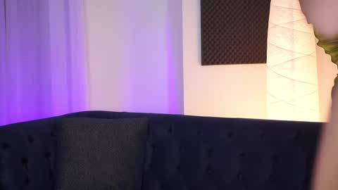 Snapshot of nicolesarahx chatting on February 13, 7:52 pm Sarah online show from February 13, 7:52 pm