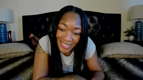 Snapshot of nicolesolace chatting on March 3, 10:15 pm Nicole online show from March 3, 10:15 pm