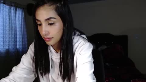 Nicole online show from November 26, 10:33 pm