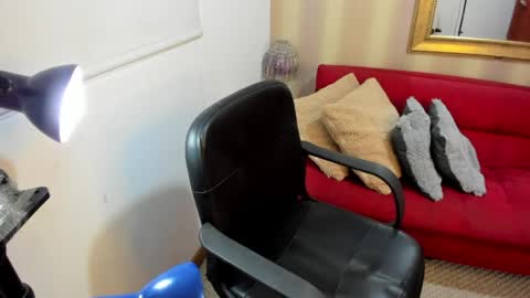 Snapshot of nicolettcolin chatting on May 14, 8:04 pm Nicolettcolin online show from May 14, 8:04 pm