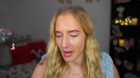 nicolette__shea_ online show from December 28, 8:58 am