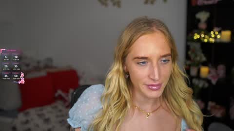 nicolette__shea_ online show from December 28, 3:04 pm