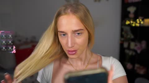 nicolette__shea_ online show from December 31, 8:04 am