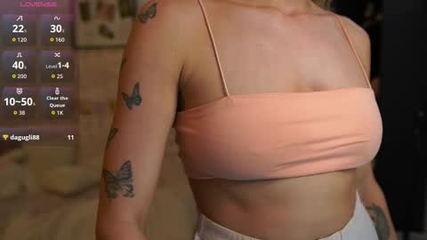 nicolette__shea_ online show from September 11, 9:09 am