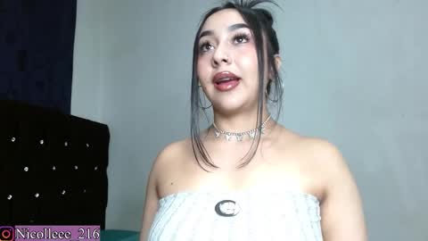 Snapshot of nicolle_sabinas chatting on October 29, 5:14 pm Nicolle online show from October 29, 5:14 pm