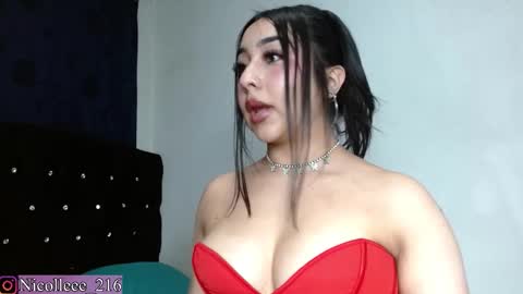 Snapshot of nicolle_sabinas chatting on December 15, 4:44 pm Nicolle online show from December 15, 4:44 pm