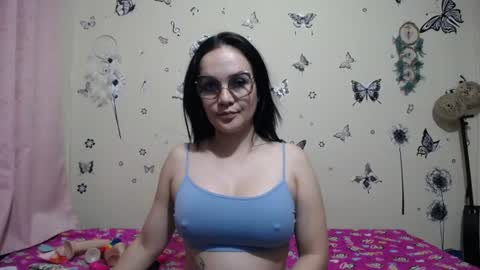 nicolle_sky online show from July 9, 8:40 am