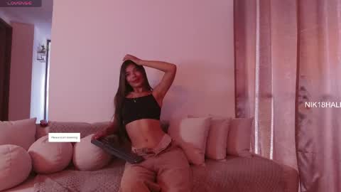 Snapshot of nicolle_swt chatting on April 16, 8:42 pm Nicolle online show from April 16, 8:42 pm