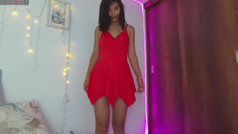 Snapshot of nicolle_swt chatting on May 20, 11:22 pm Nicolle online show from May 20, 11:22 pm