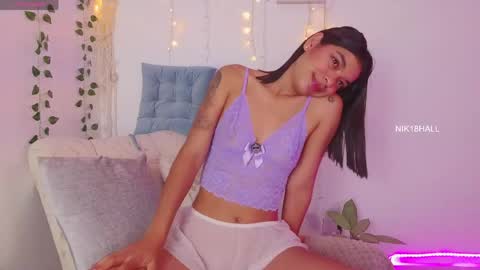 Snapshot of nicolle_swt chatting on June 6, 11:04 am Nicolle online show from June 6, 11:04 am