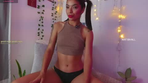 Snapshot of nicolle_swt chatting on June 7, 1:10 am Nicolle online show from June 7, 1:10 am