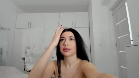 Snapshot of nicolledelight chatting on March 2, 8:32 am Nicolle online show from March 2, 8:32 am