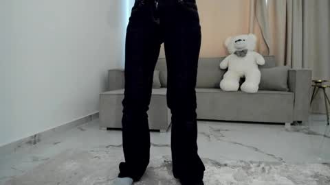 Snapshot of nicolledelight chatting on April 4, 5:16 am Nicolle online show from April 4, 5:16 am