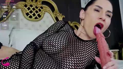 Snapshot of nicollediazz chatting on February 6, 7:34 am Nicolle online show from February 6, 7:34 am