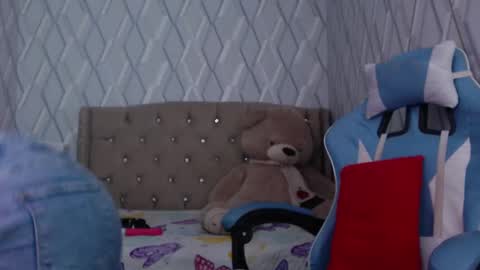 Nicolle Miley online show from January 14, 3:11 am