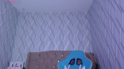 Nicolle Miley online show from January 18, 7:38 am