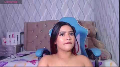 Nicolle Miley online show from February 1, 3:19 am